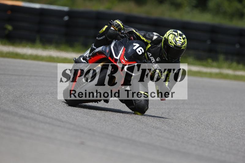 /Archiv-2024/29 12.06.2024 MOTO.CH Track Day ADR/Gruppe gelb/16